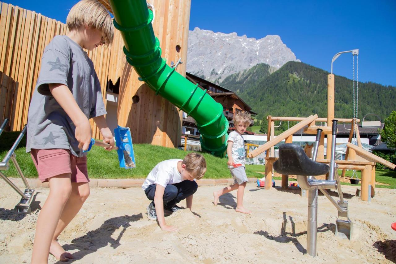 Hotel Tirolerhof - Familotel Zugspitze Ehrwald Exteriér fotografie